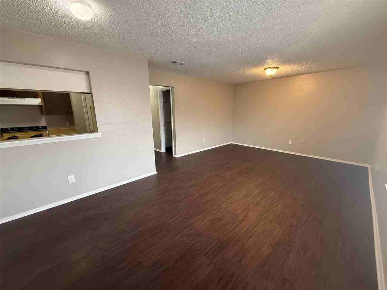 1704 Short St #C - Photo 4 of 12
