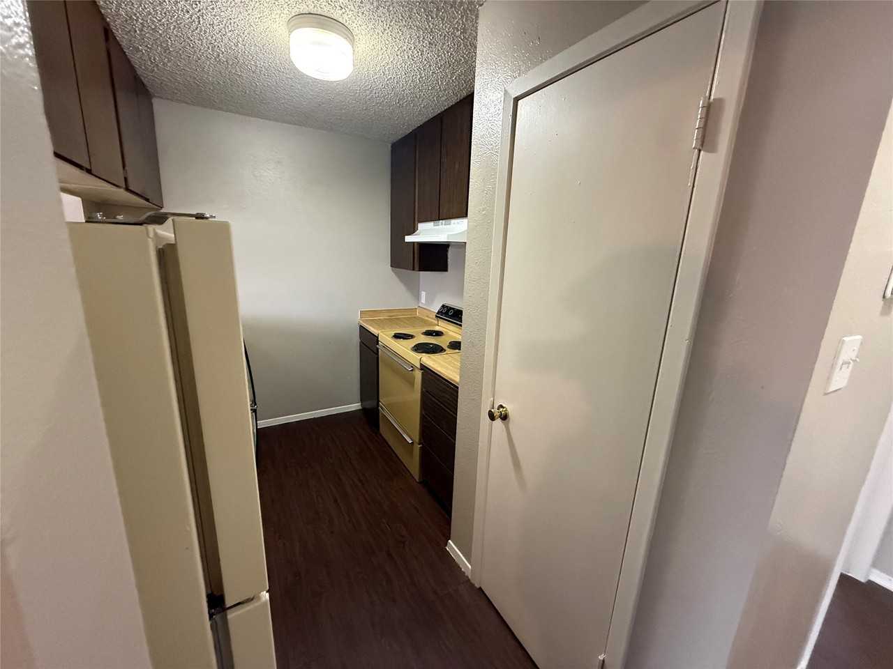 1704 Short St #C - Photo 6 of 12