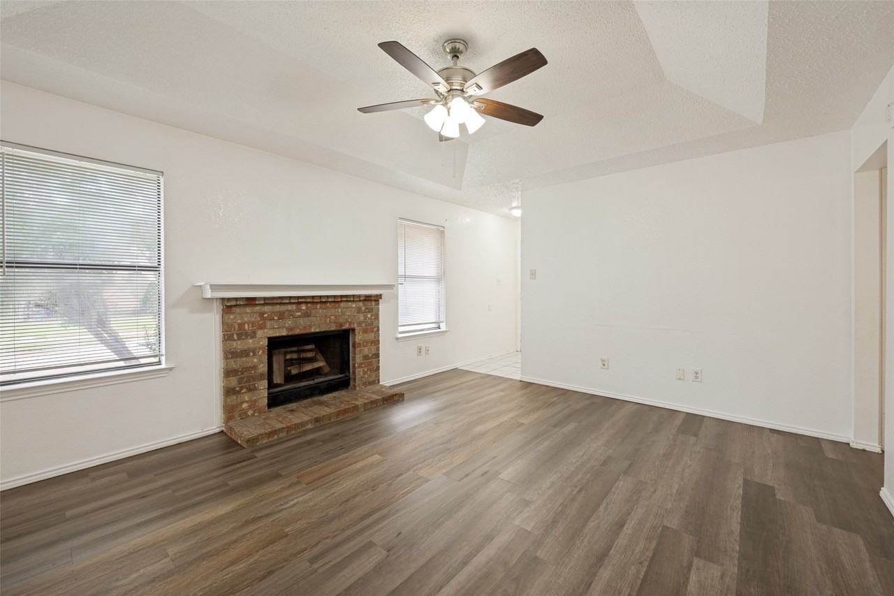 5431 Wild West Dr - Photo 3 of 25