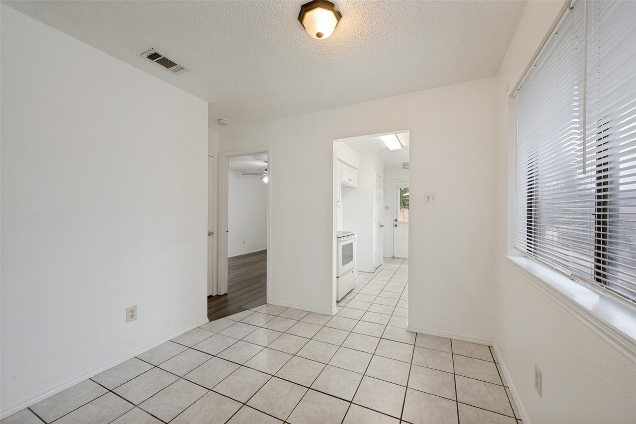 5431 Wild West Dr - Photo 5 of 25
