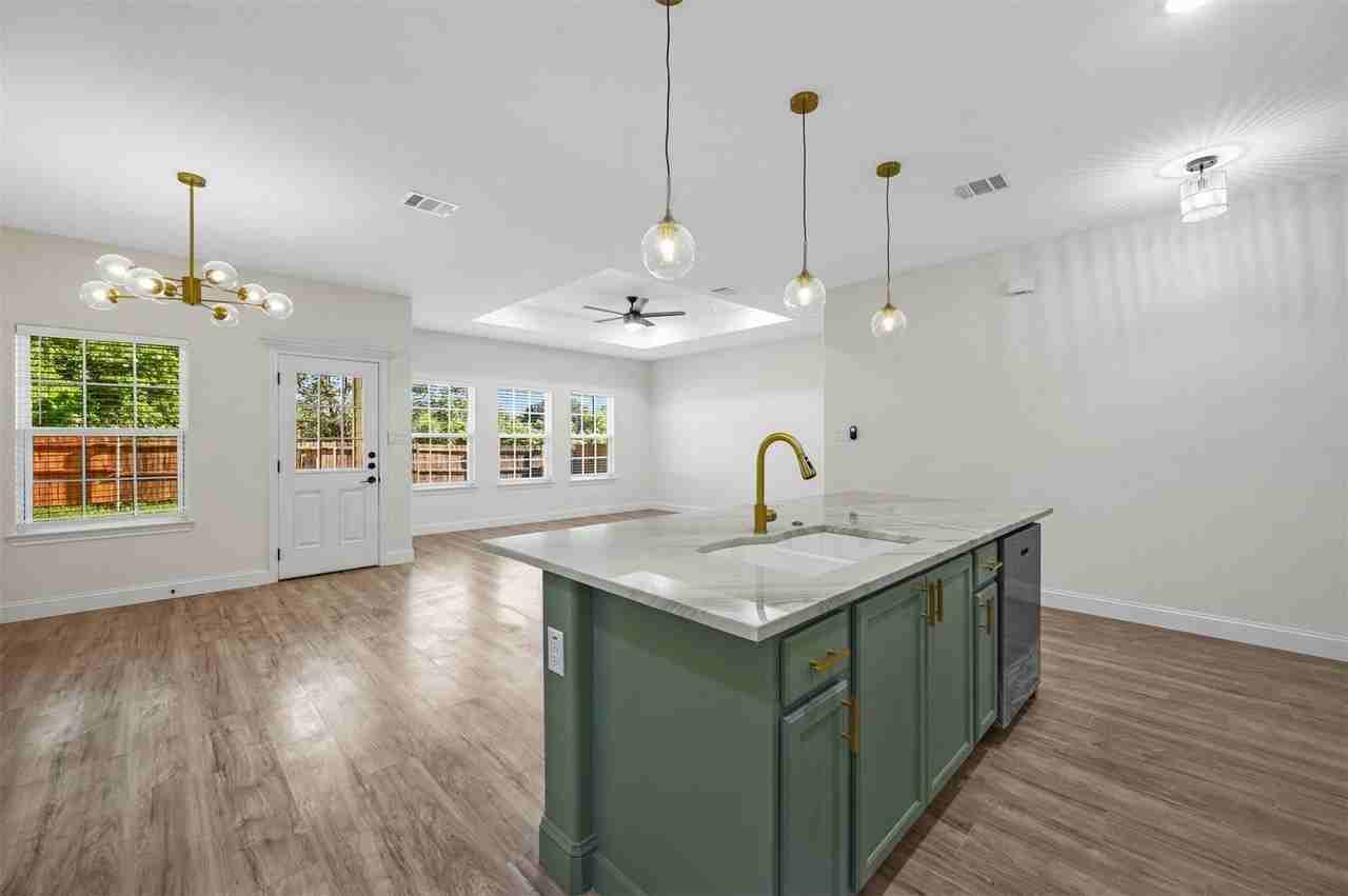 5804 Houghton Ave - Photo 6 of 20