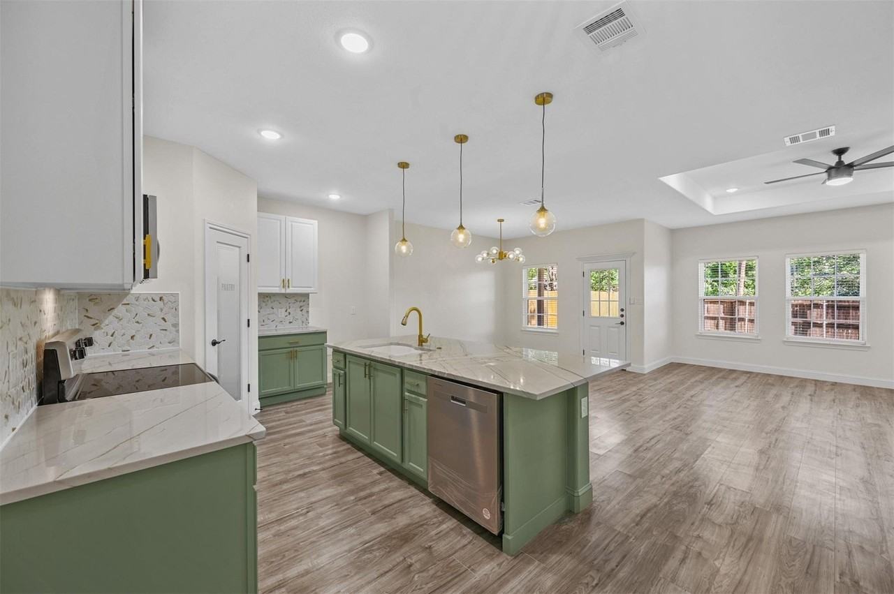 5804 Houghton Ave - Photo 7 of 20