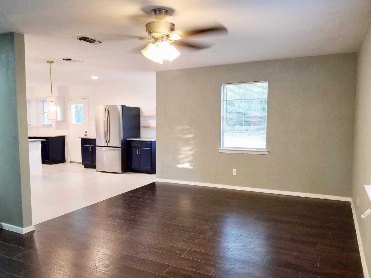510 Gilbert Rd - Photo 3 of 10