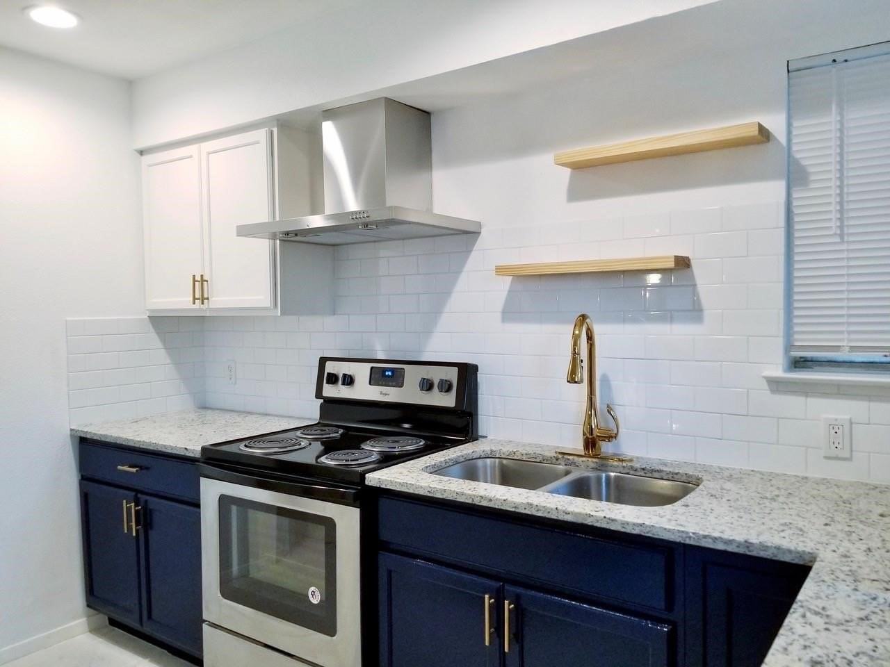 510 Gilbert Rd - Photo 7 of 10
