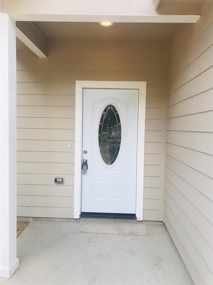 1719 Park St - Photo 2 of 21