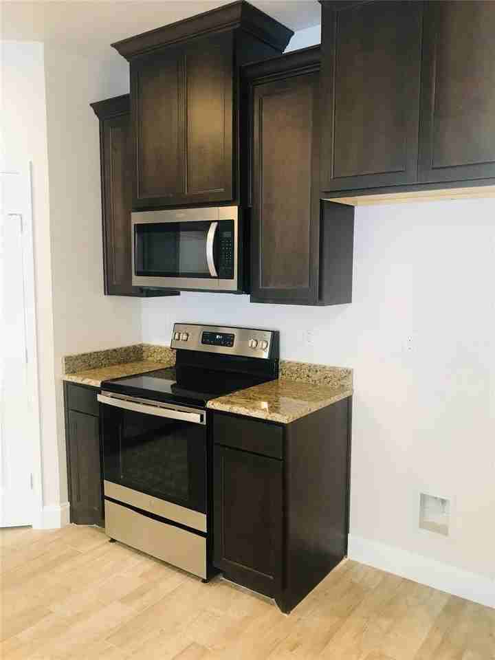 1719 Park St - Photo 3 of 21