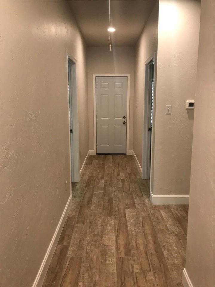 1719 Park St - Photo 4 of 21