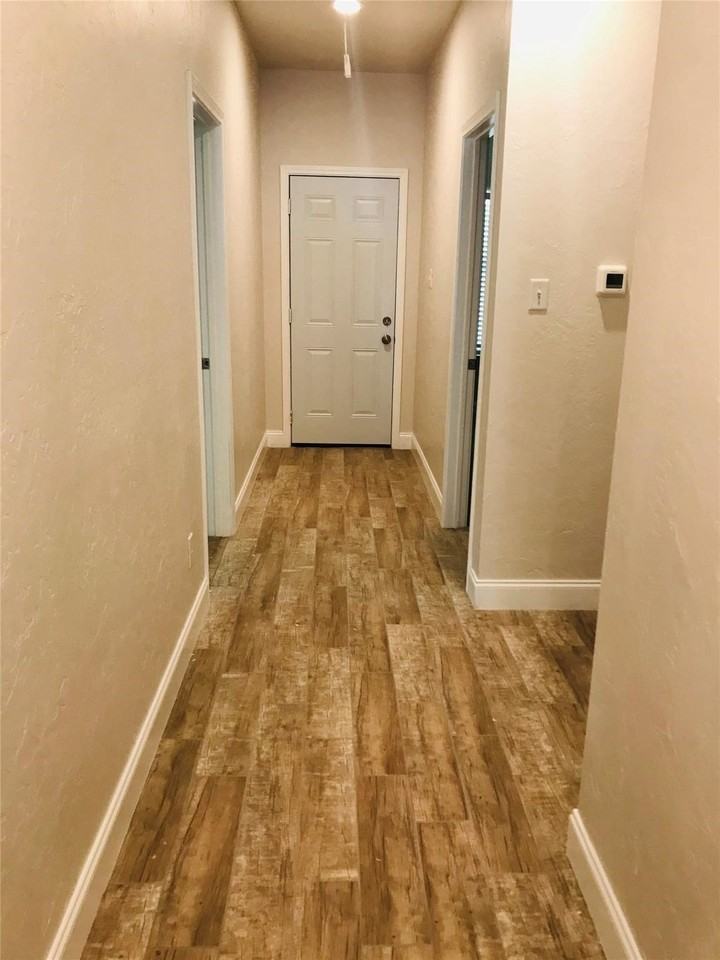1719 Park St - Photo 5 of 21
