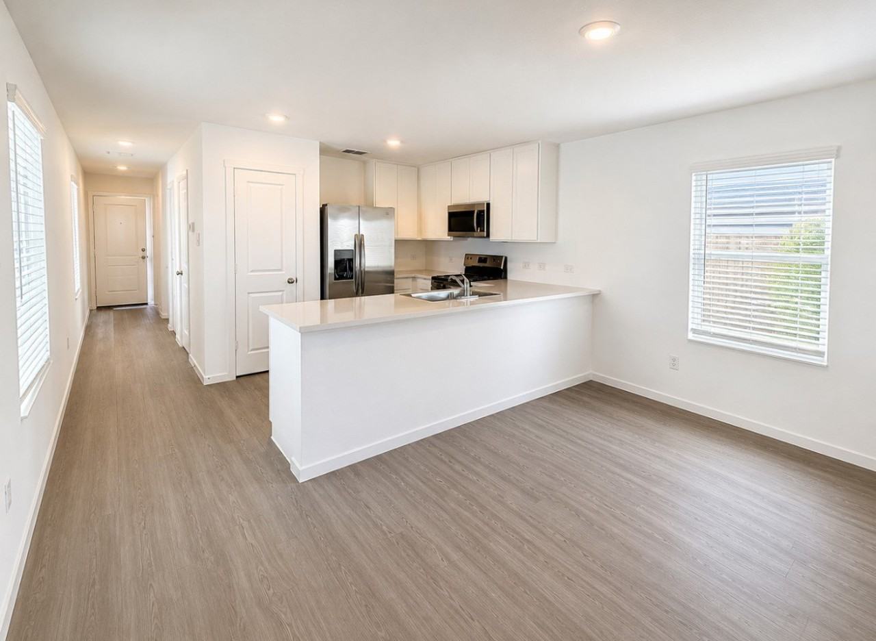 801 Wagtail Dr - Photo 4 of 7