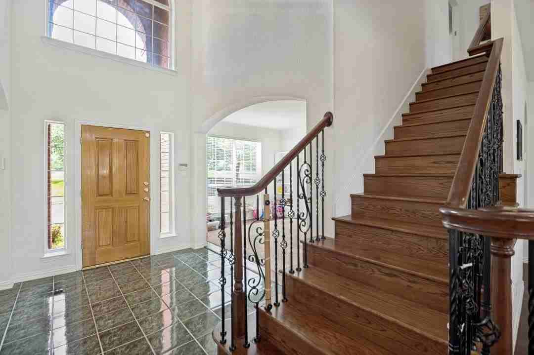 7531 Maribeth Dr - Photo 3 of 24