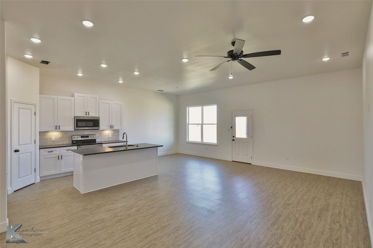 388 Kristie Path - Photo 2 of 35