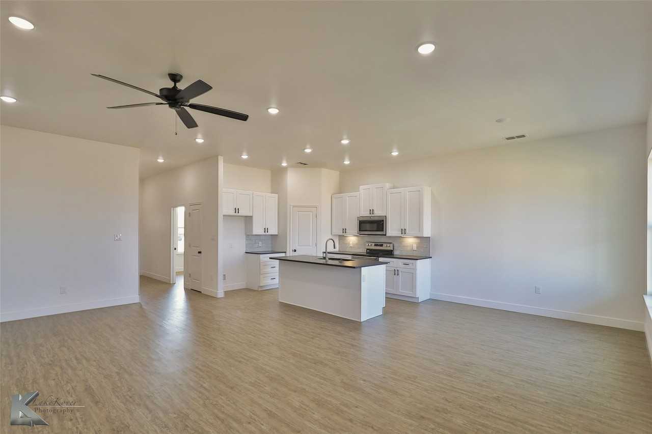 388 Kristie Path - Photo 3 of 35