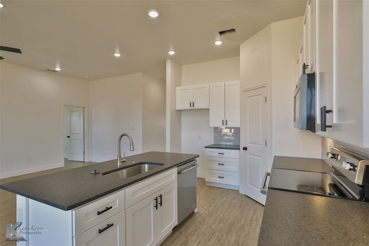 388 Kristie Path - Photo 4 of 35