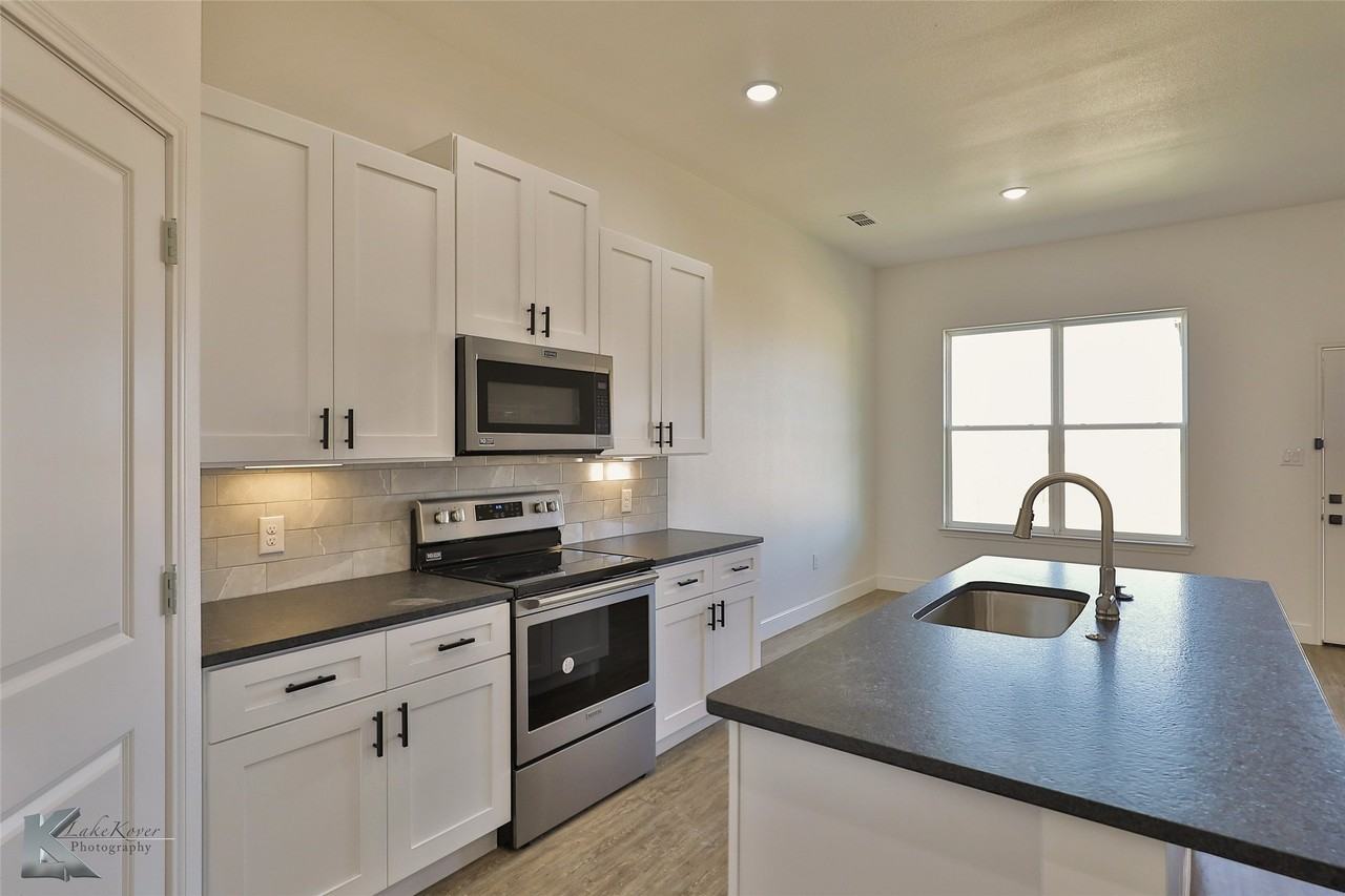 388 Kristie Path - Photo 7 of 35