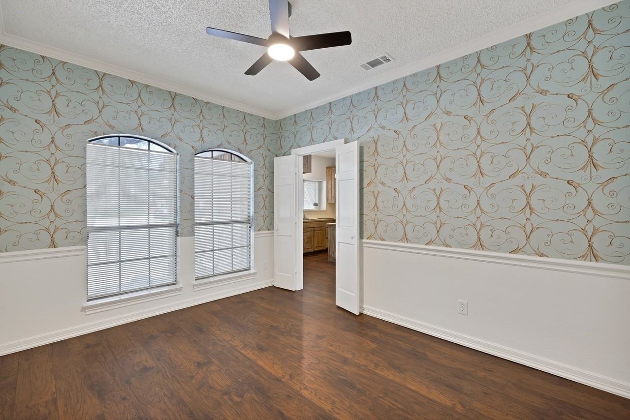 4219 Oak Springs Dr - Photo 3 of 35