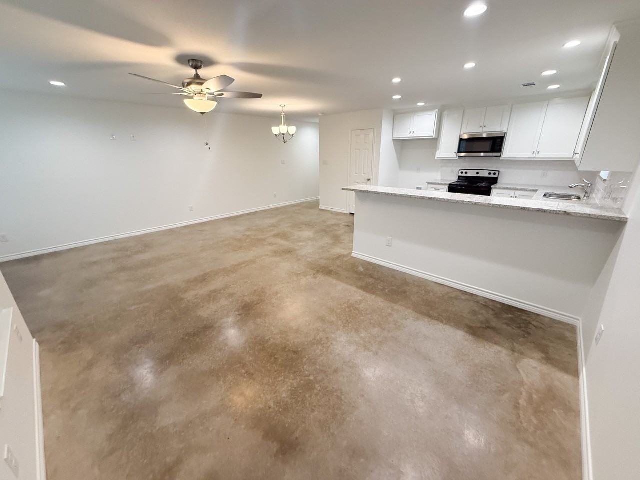 200 N Dallas St #112 - Photo 3 of 19