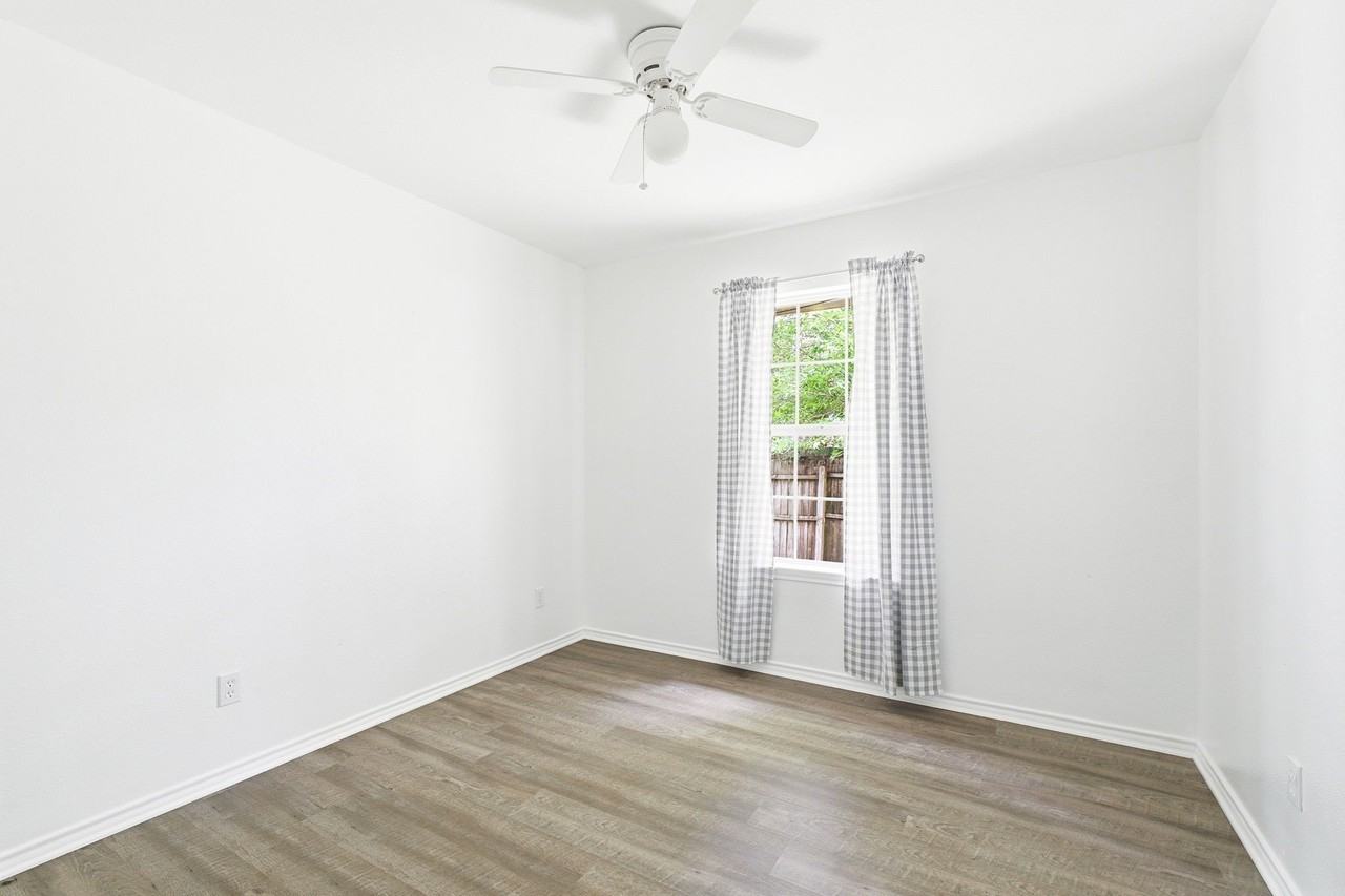 604 S Maxey St - Photo 7 of 25