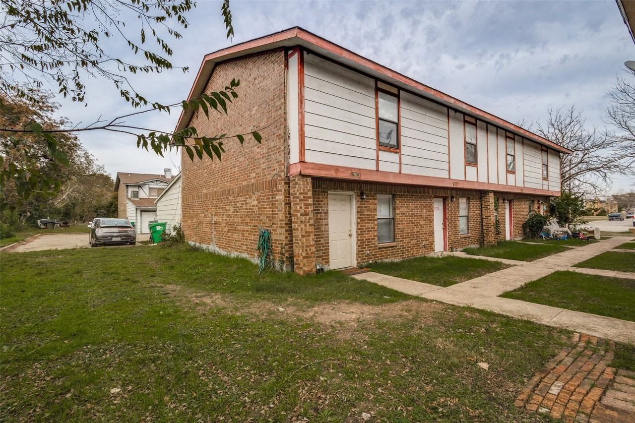 3073 Olympia Dr - Photo 2 of 28