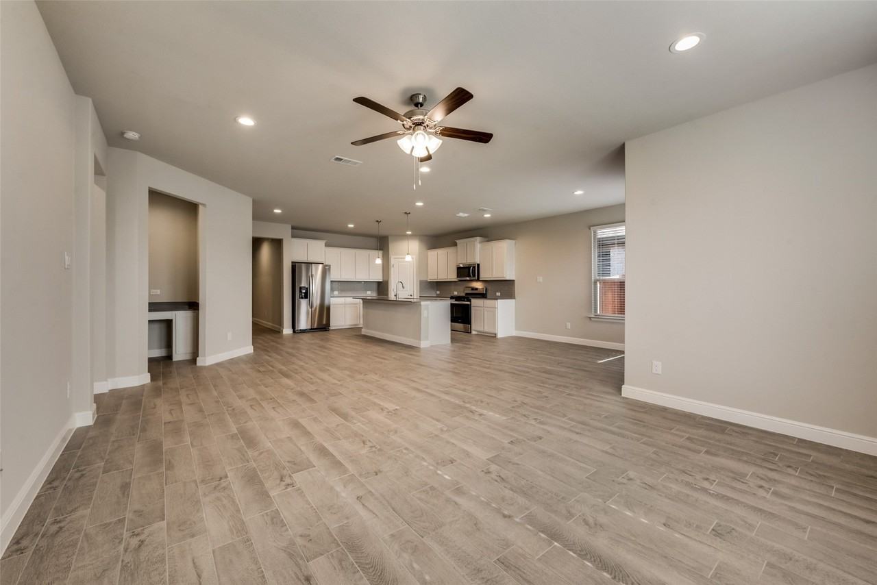 14425 Bootes Dr - Photo 5 of 21