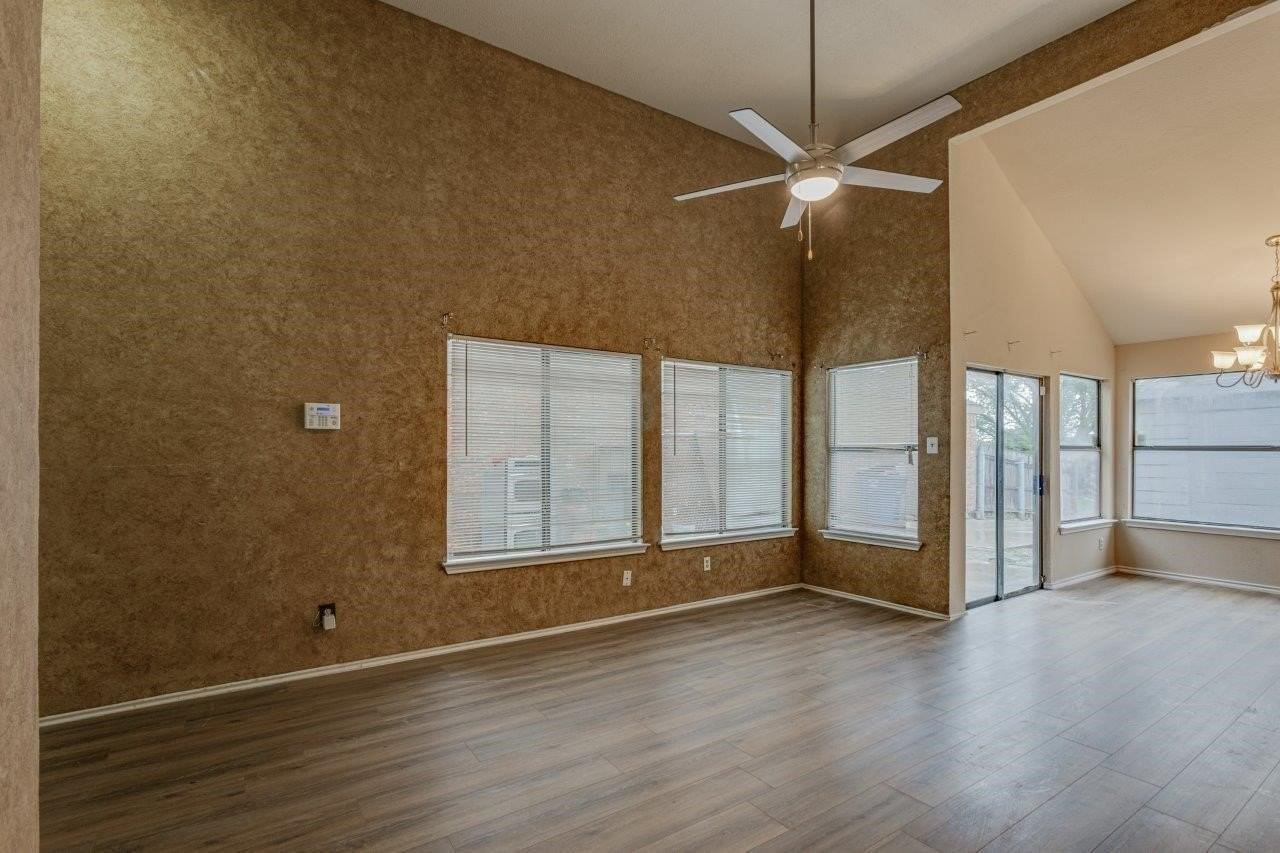 10611 Woodleaf Dr - Photo 5 of 22
