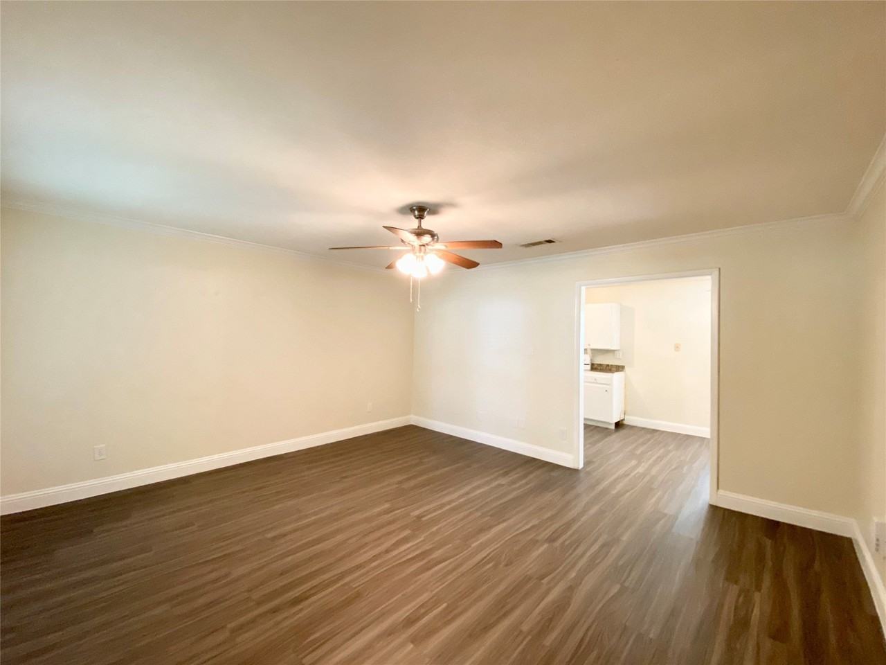 801 Irwin Dr #B - Photo 2 of 7