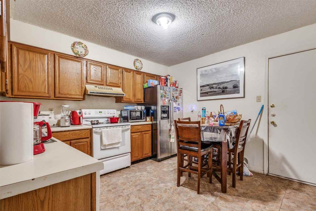 3079 Olympia Dr - Photo 7 of 28