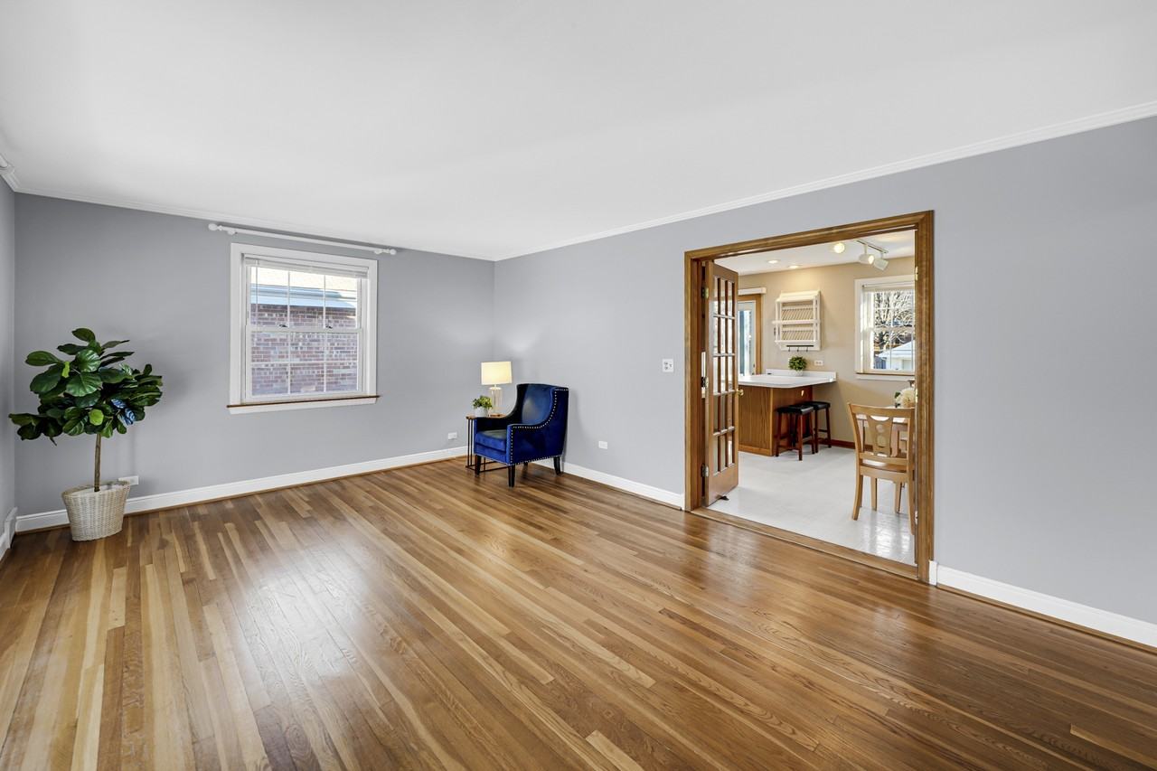 413 S Gilbert Ave - Photo 2 of 12