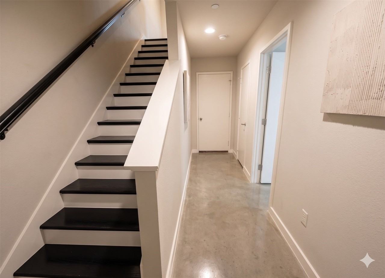 3110 Ross Ave #1 - Photo 4 of 36