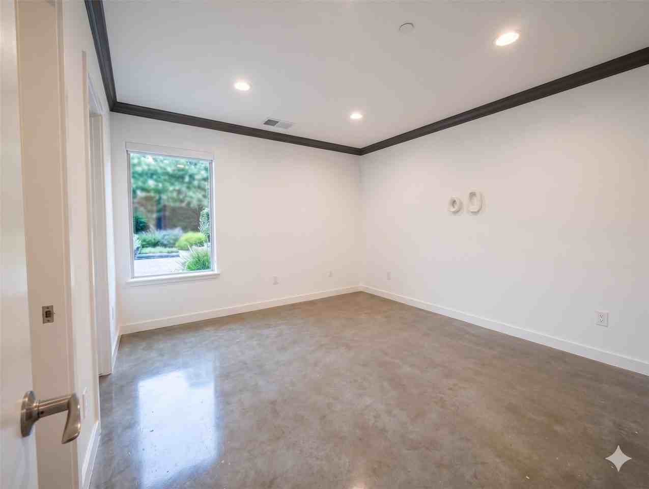 3110 Ross Ave #1 - Photo 5 of 36