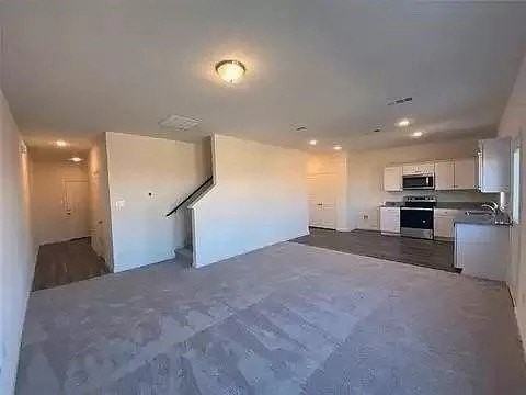 603 Delaware Ave - Photo 5 of 18