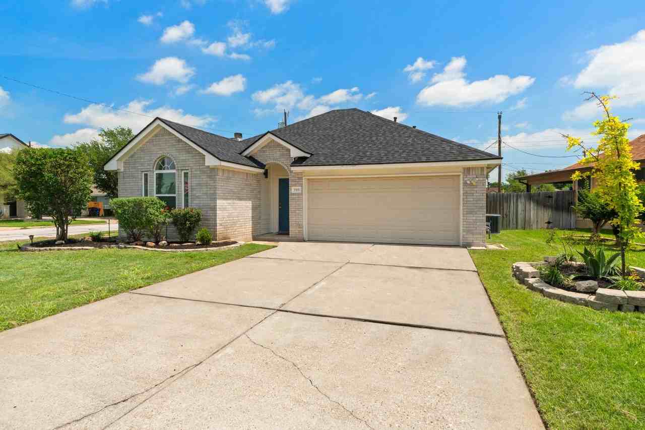 1501 Catherine Ct - Photo 4 of 23