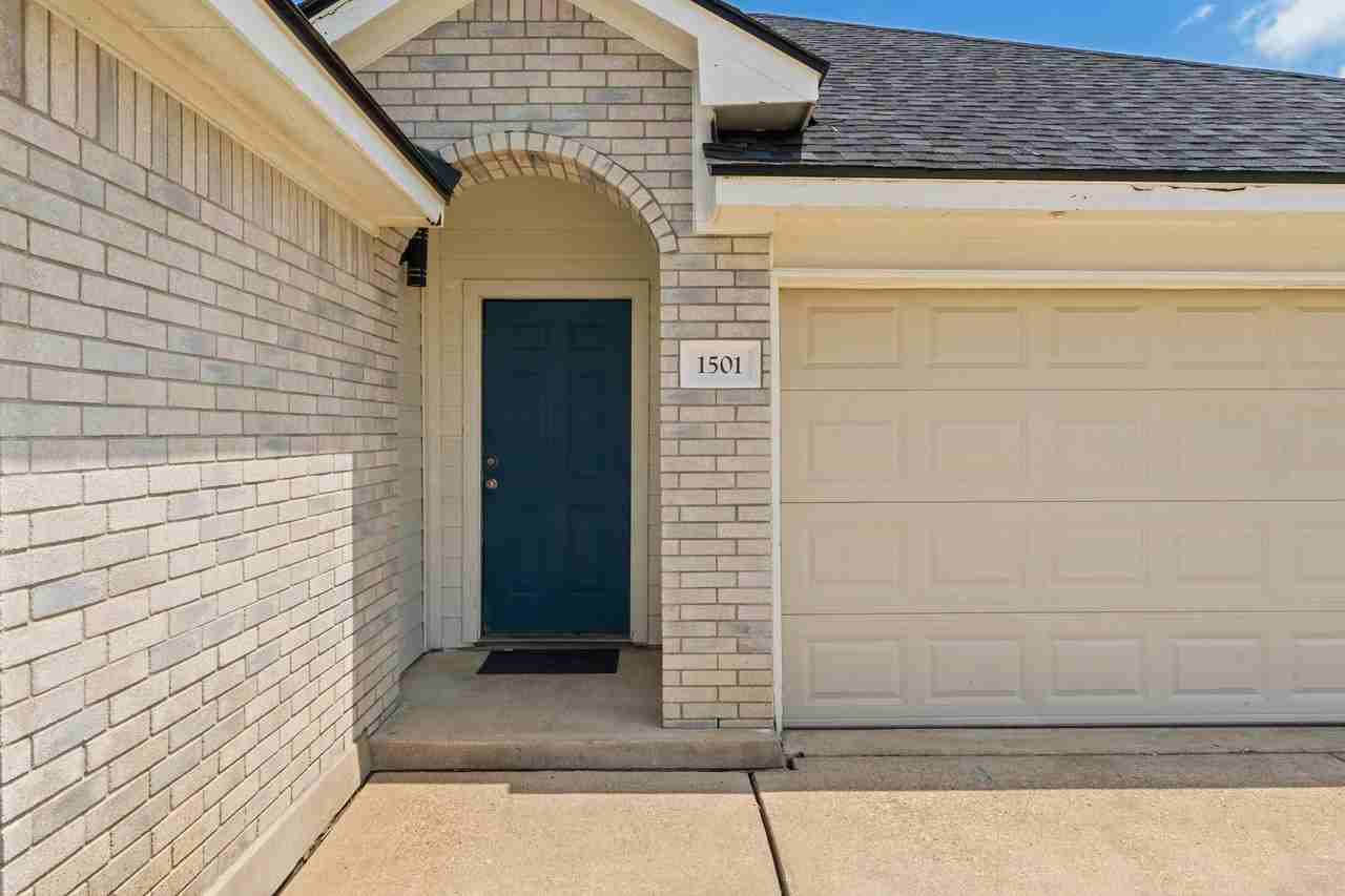 1501 Catherine Ct - Photo 5 of 23