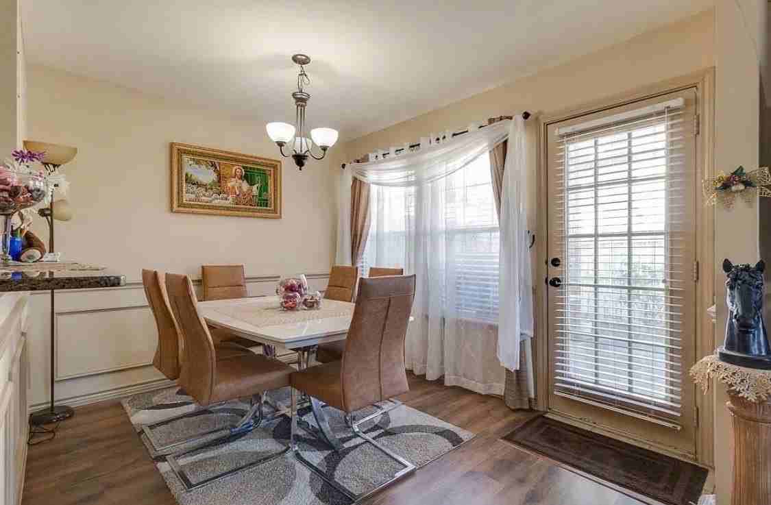3900 Fernando Dr - Photo 7 of 26