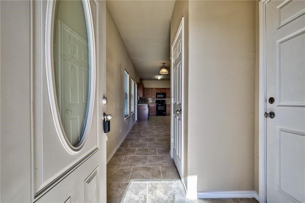 702 E College St - Photo 3 of 27