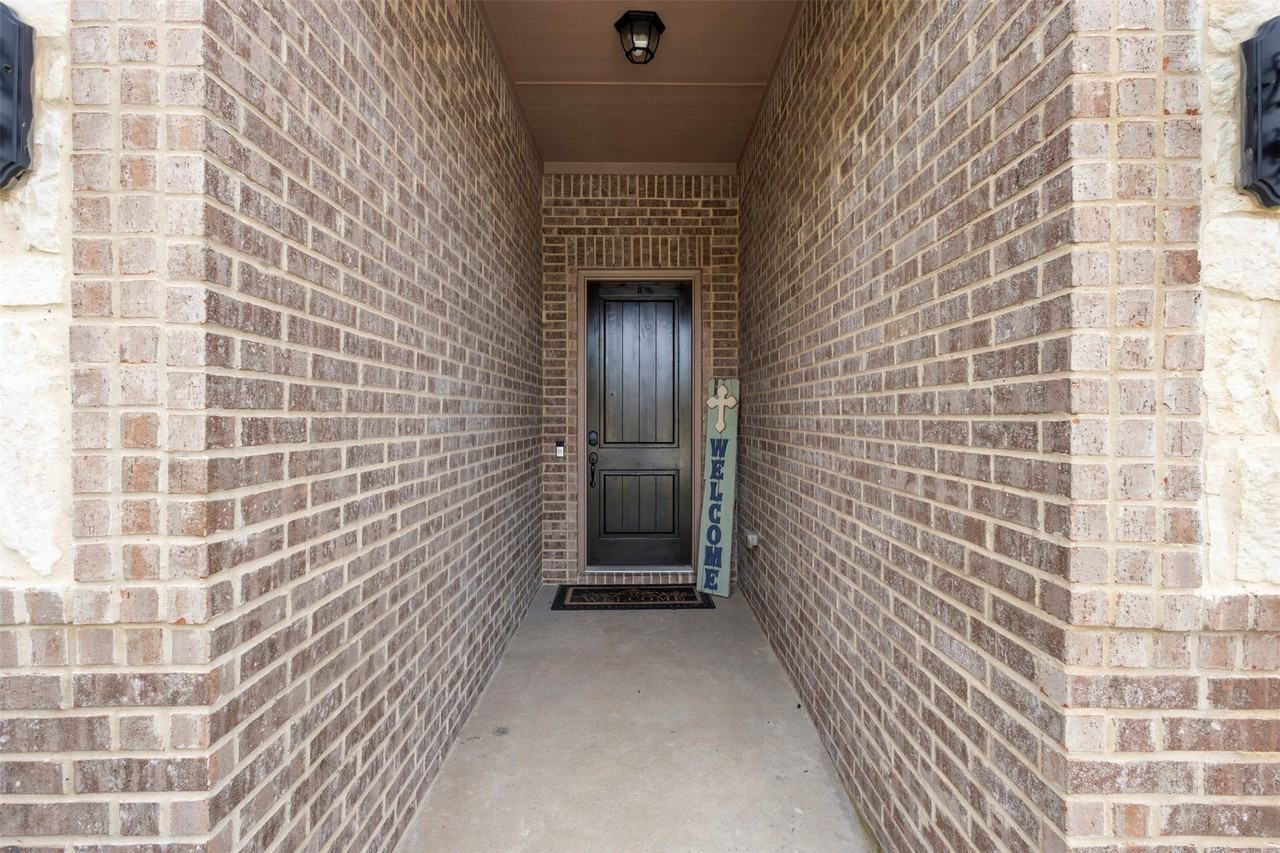 806 Summer Grove Dr - Photo 5 of 39