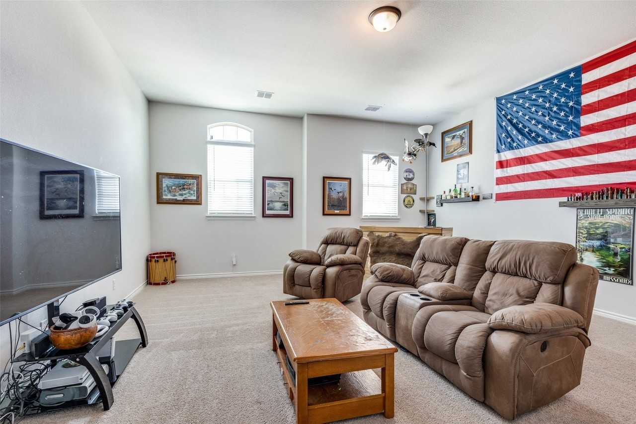 672 Harris Ridge Dr - Photo 4 of 25