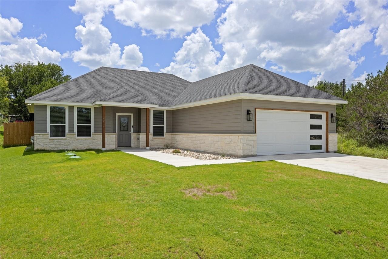 2414 Forest Hill Ln - Photo 2 of 40