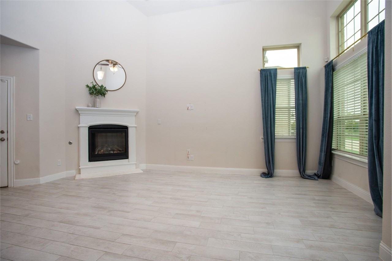 1304 Wildflower Way - Photo 4 of 26