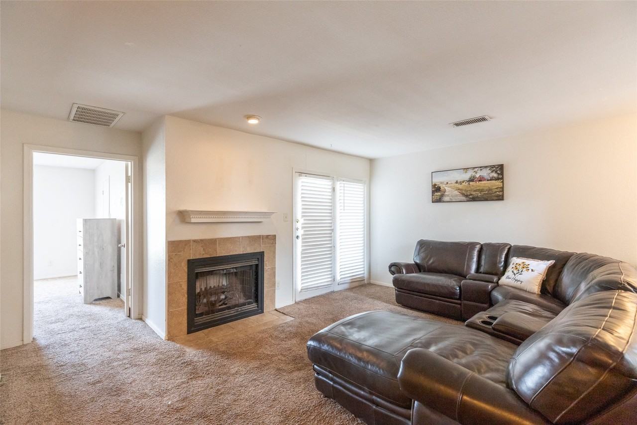 1310 Westheimer Rd #210 - Photo 4 of 38