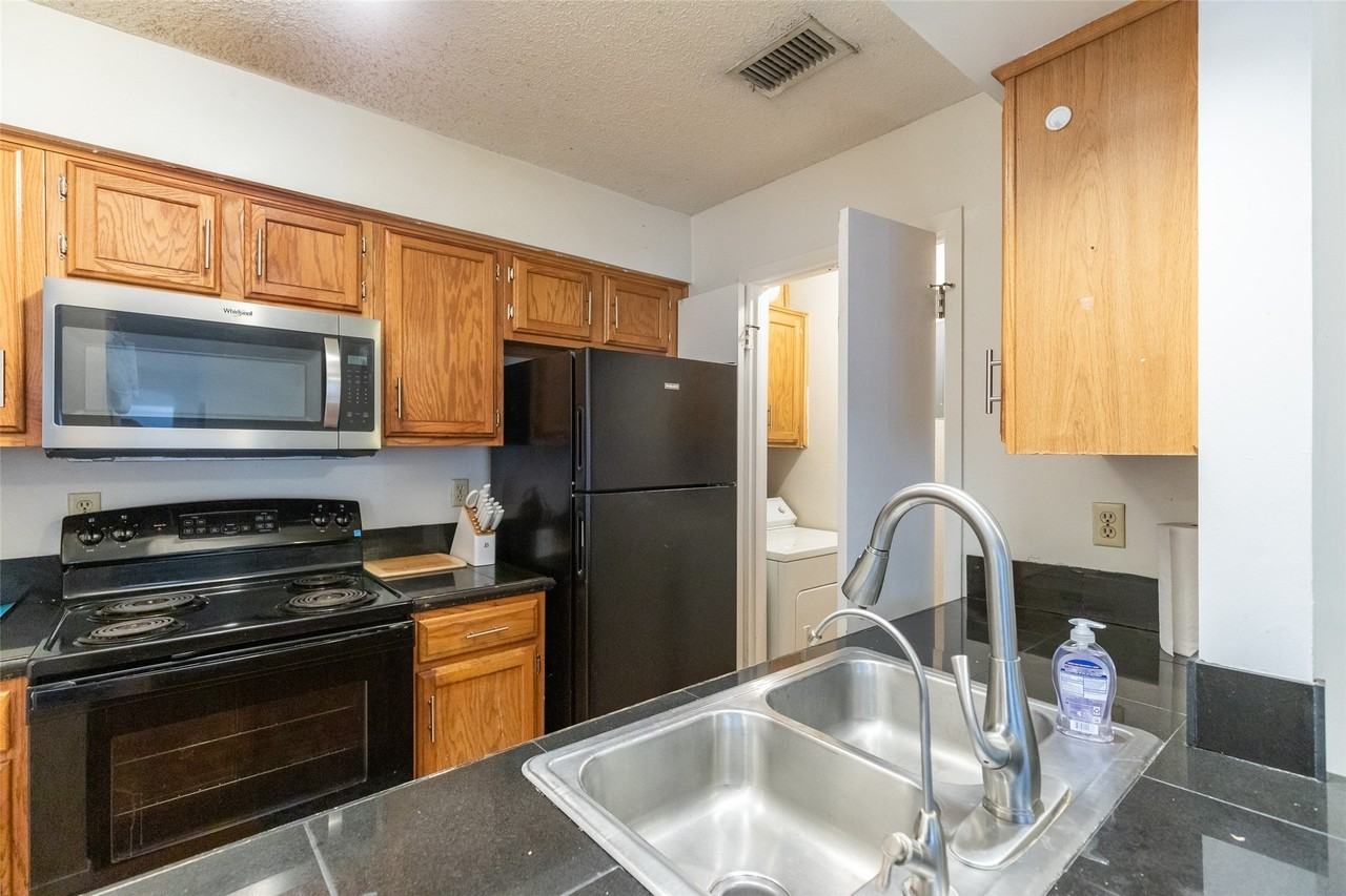 1310 Westheimer Rd #210 - Photo 7 of 38