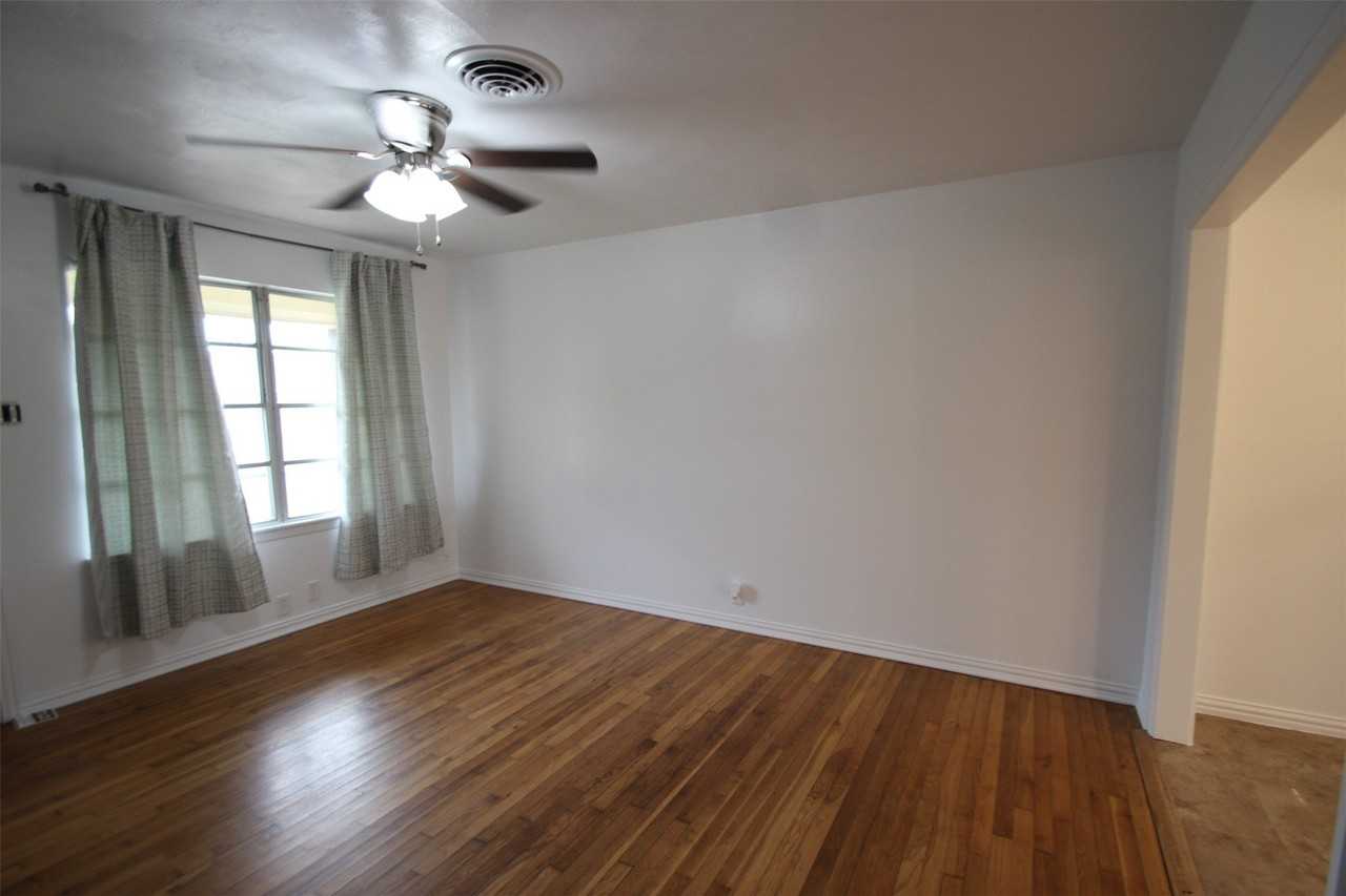 1921 Deborah Dr - Photo 6 of 35