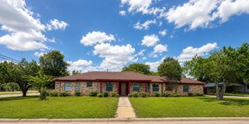featured image of 2401 Stephen Lee Dr