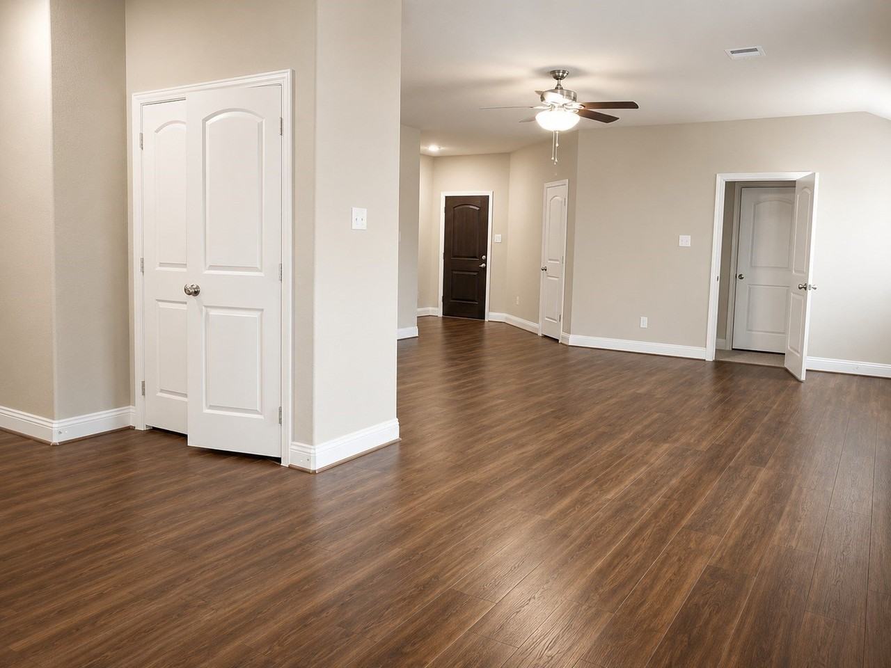 1426 Warringwood Dr - Photo 3 of 12