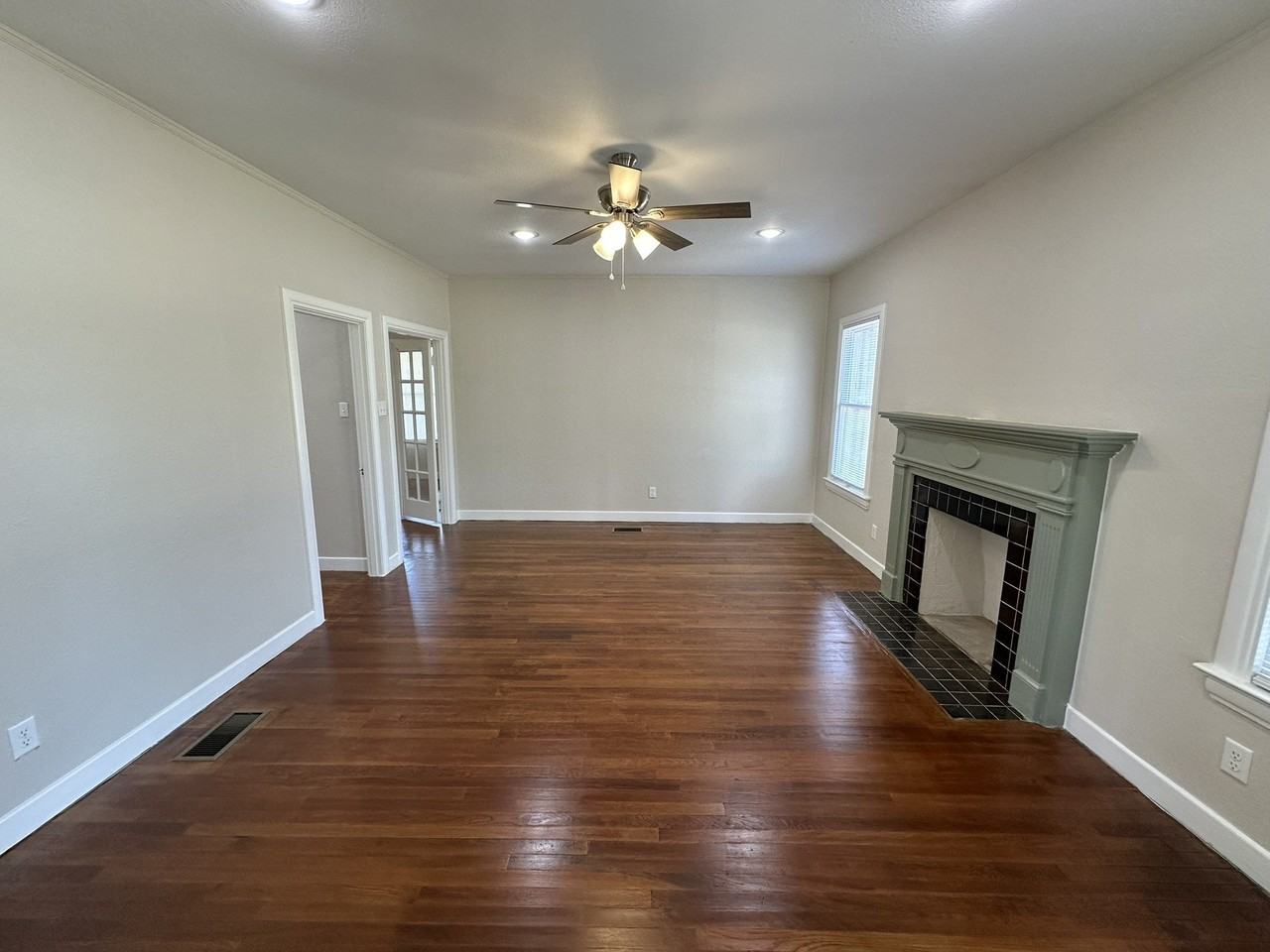 736 Mulberry St - Photo 2 of 12