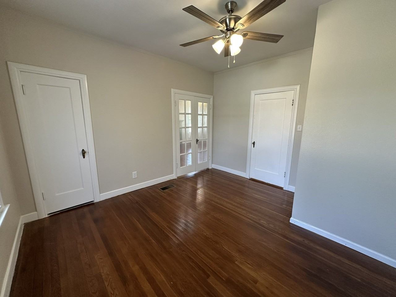 736 Mulberry St - Photo 3 of 12