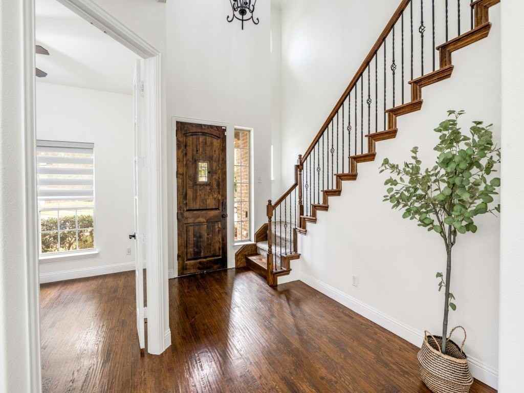 1191 Polo Heights Dr - Photo 3 of 40