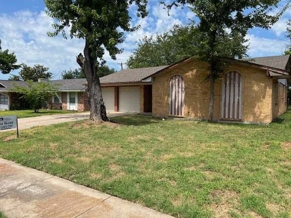 806 Phillips Dr - Photo 3 of 32