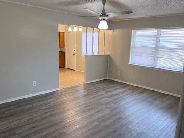 806 Phillips Dr - Photo 5 of 32