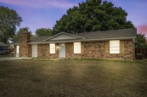 featured image of 810 S Western Hills Dr