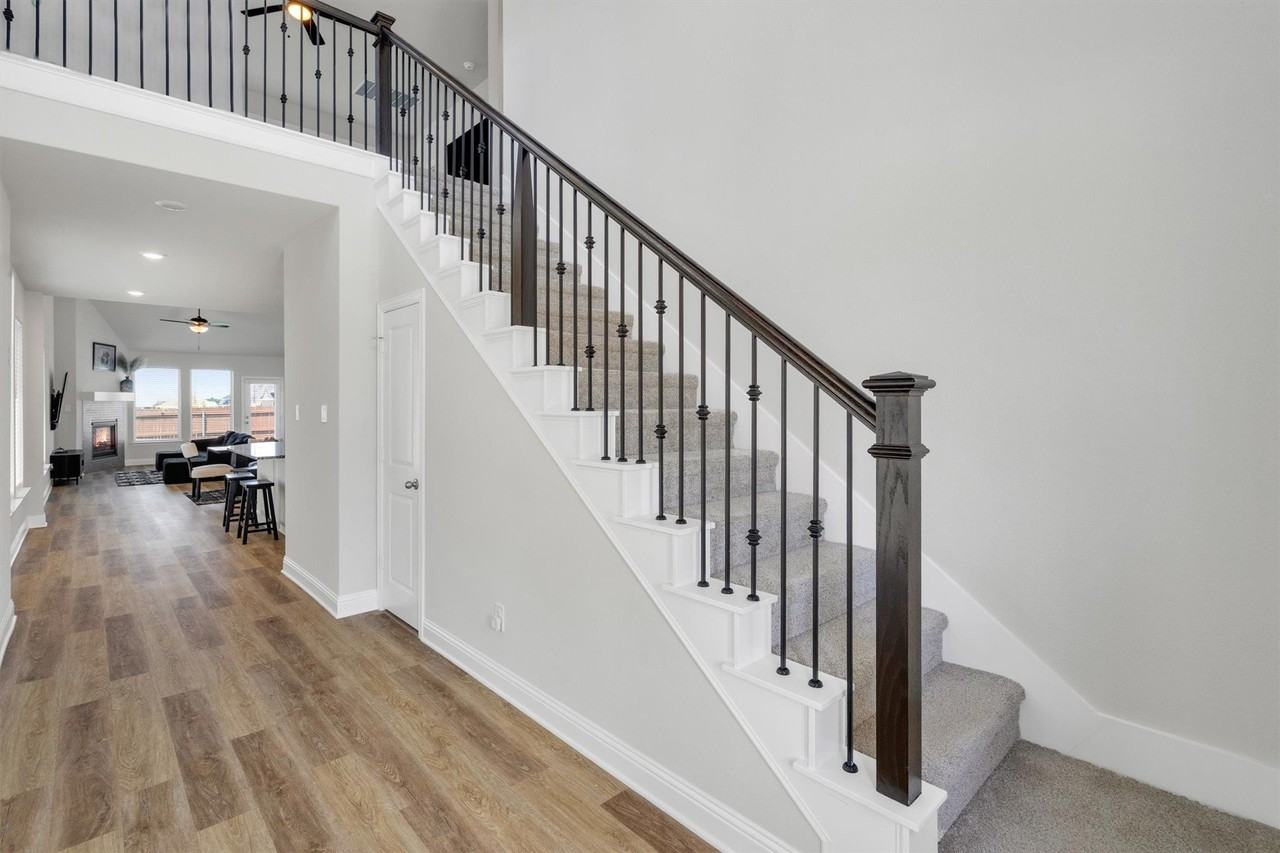 4130 Beale St - Photo 4 of 24